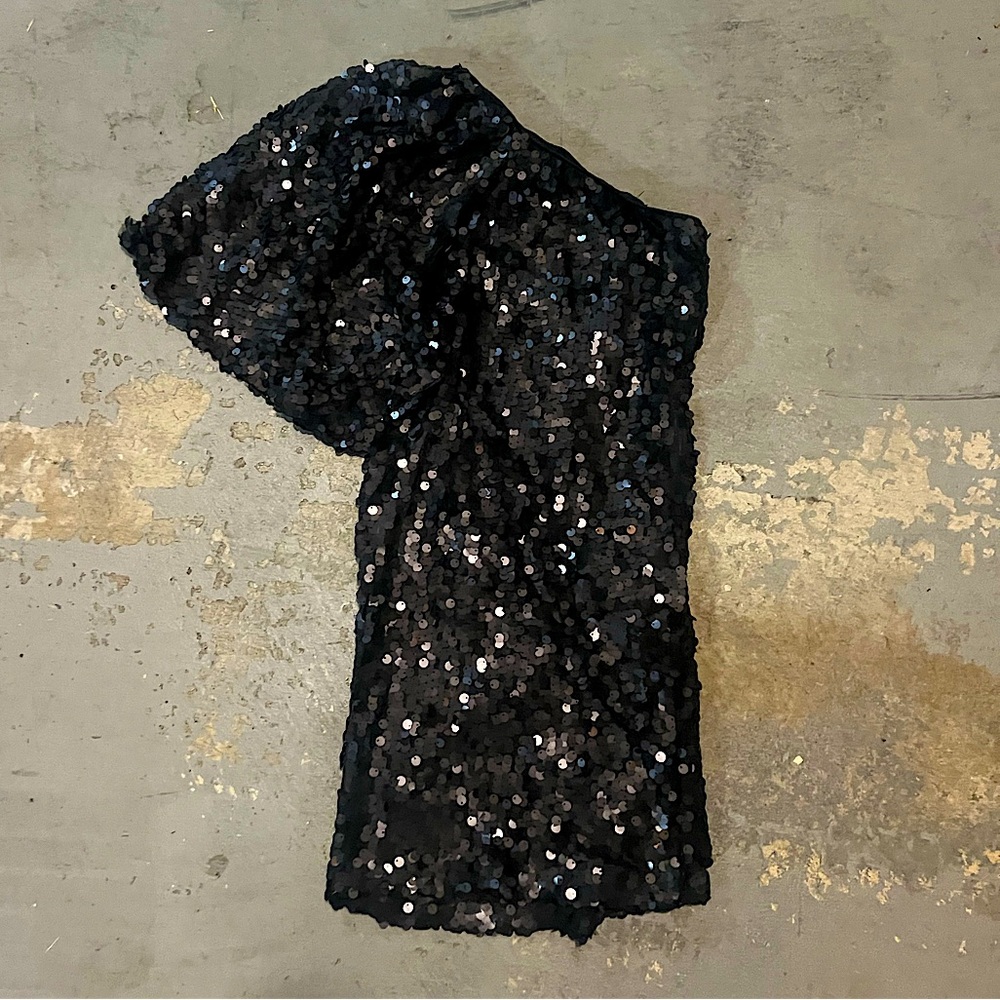 *AIDAN WOMEN’S ONE-SHOULDER SEQUIN MINI DRESS, SIZE US 2, BLACK